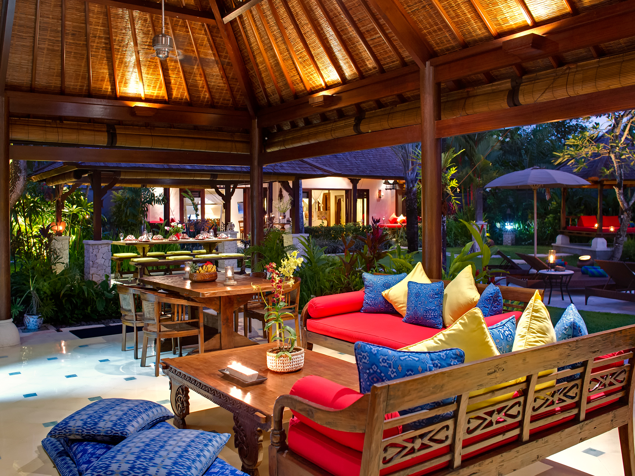 6. Villa Kakatua - Living room at dusk - Villa Kakatua, Canggu, Bali